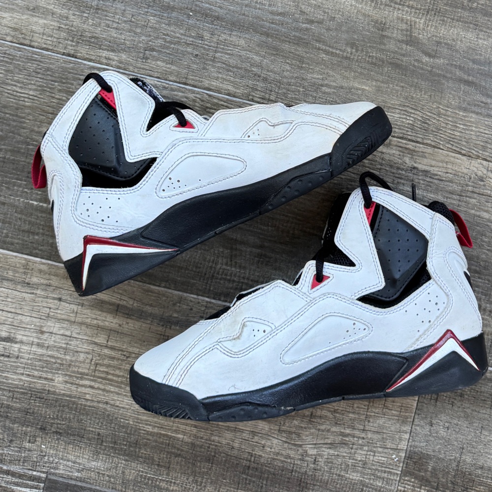 Jordan true flight white varsity red black 5 6.5 - Picture 2 of 7